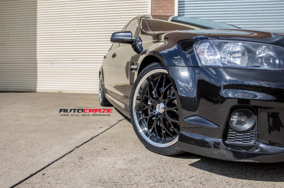HOLDEN-COMMODORE-CHEETAH-GLOSS-BLACK-POLISH-LIP