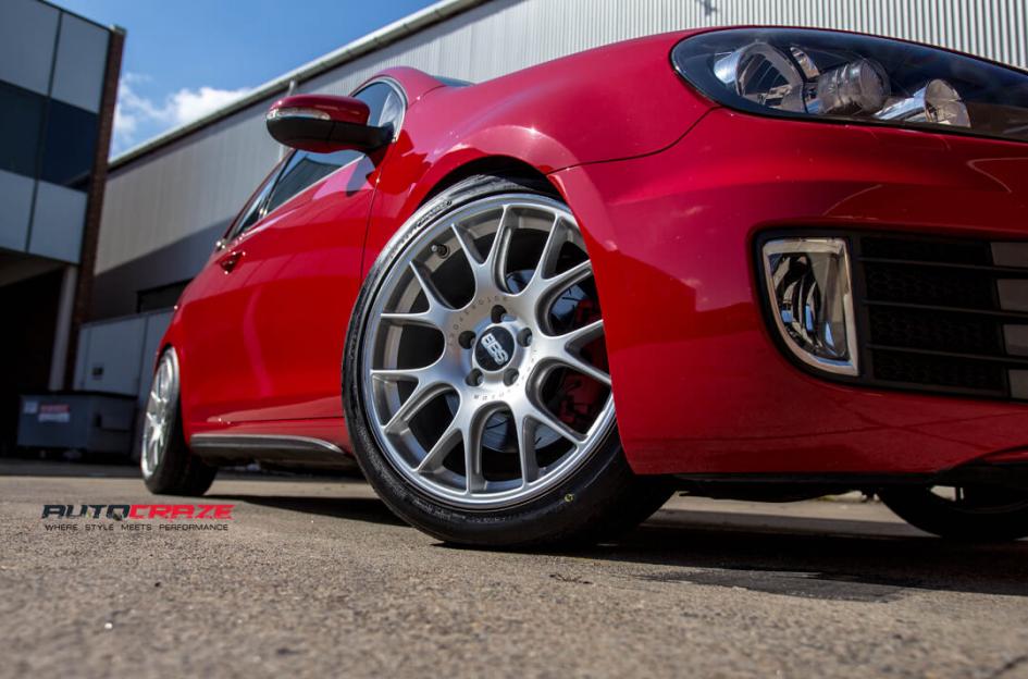 VOLKSWAGEN GOLF CH R BRILLIANT SILVER WITH STAINLESS STEEL RIM PROTECTOR