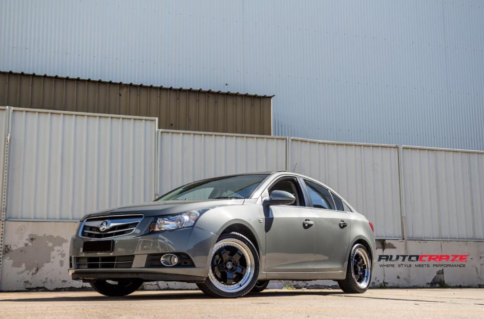 HOLDEN-CRUZE-PETROL--2013-ONWARDS--RS1-BLACK-MACHINED-LIP