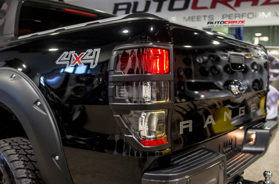FORD-RANGER-VAPOR-BLACK-MACHINED-WITH-DARK-TINT