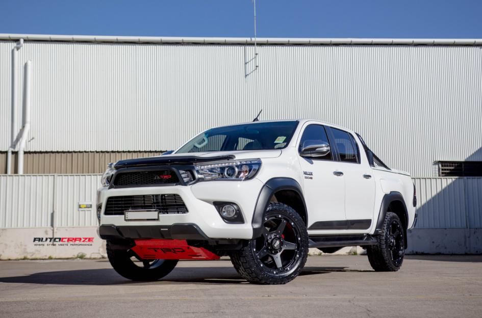 TOYOTA HILUX N80 4WD GD04 MATTE BLACK 4