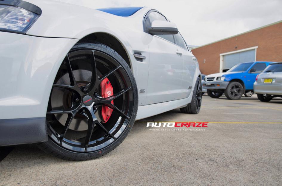 HOLDEN COMMODORE ZR3 GLOSS BLACK