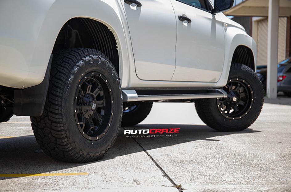 MITSUBISHI TRITON HURRICANE MATTE BLACK