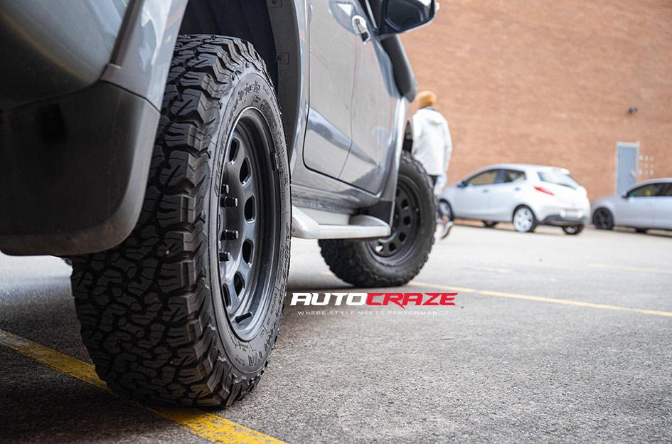 MITSUBISHI TRITON D HOLE BLACK