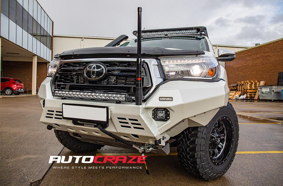 TOYOTA HILUX 4WD CRUSH GLOSS BLACK DOUBLE DARK TINT