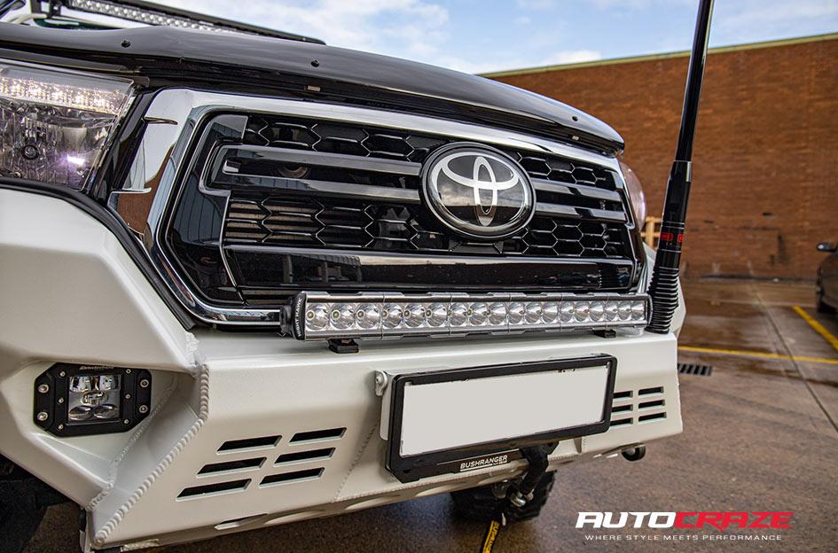 TOYOTA HILUX 4WD CRUSH GLOSS BLACK DOUBLE DARK TINT