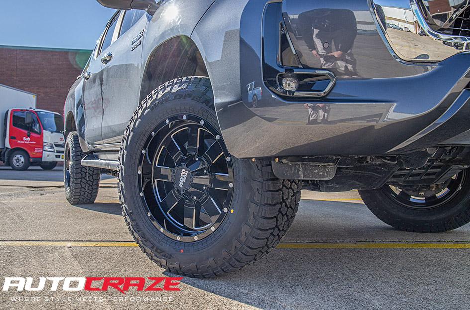 TOYOTA HILUX N80 4WD MO962 GLOSS BLACK