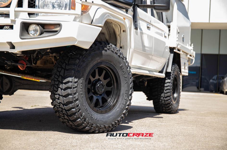 TOYOTA LANDCRUISER HURRICANE SATIN BLACK