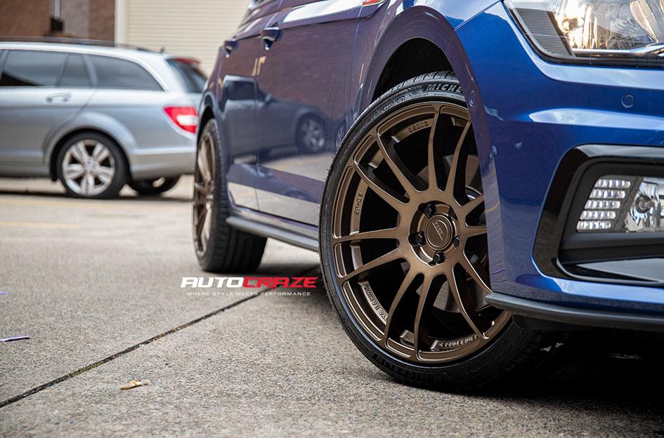 VOLKSWAGEN GOLF SF03 SATIN SILVER