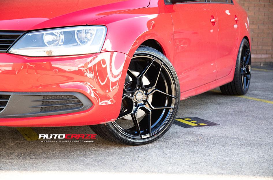 VOLKSWAGEN JETTA LEMANS GLOSS BLACK