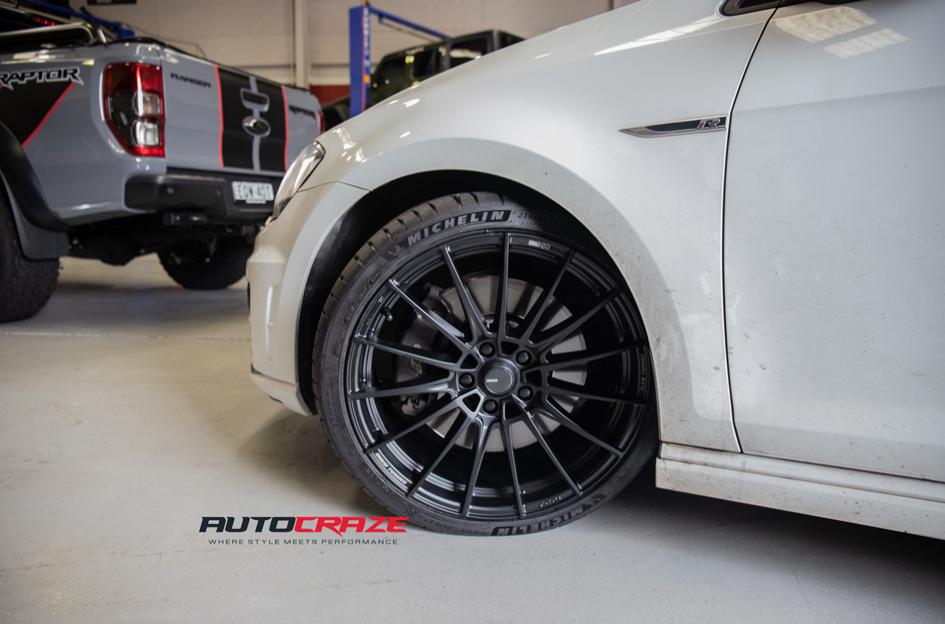 VOLKSWAGEN GOLF FC01 MATTE BLACK