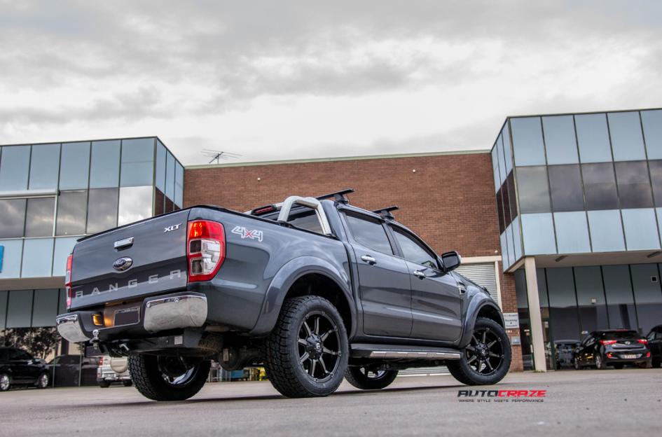 FORD RANGER COUPLER BLACK MACHINED WITH DARK TINT