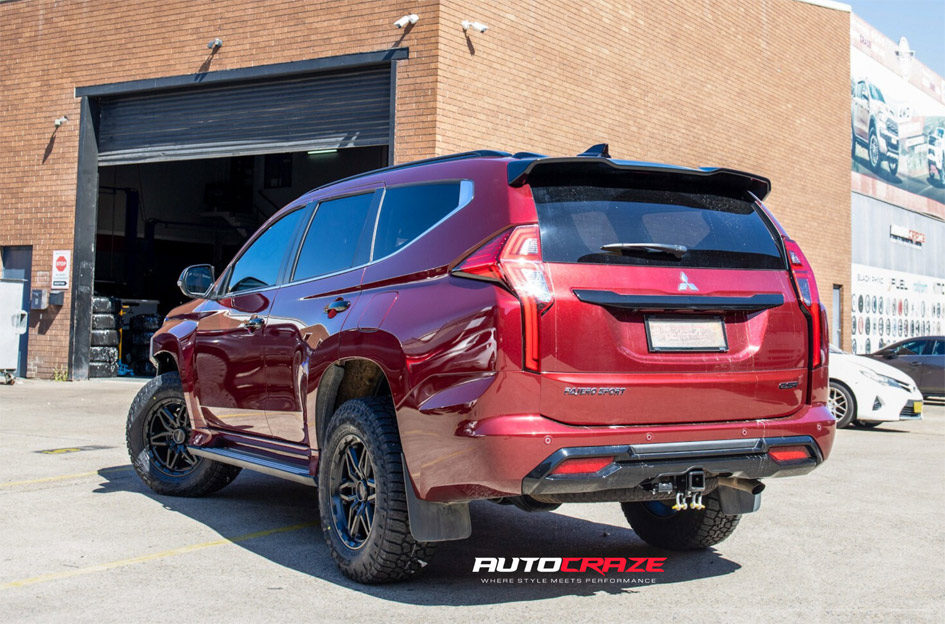 MITSUBISHI PAJERO SPORT NOMAD N232 SATIN BLACK