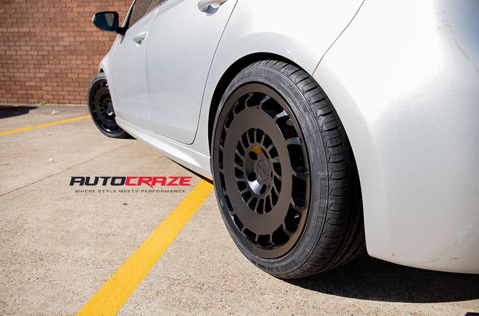 VOLKSWAGEN GOLF CCV MATTE BLACK