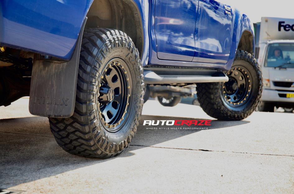 TOYOTA HILUX N80 4WD D LOCKER BLACK