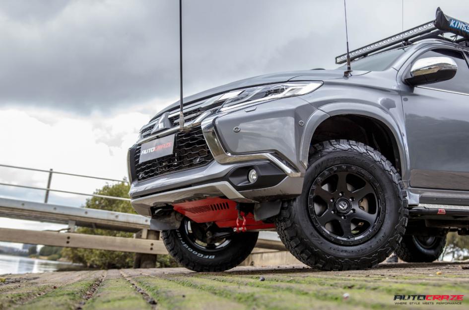 MITSUBISHI PAJERO SPORT RIPPER MATTE BLACK