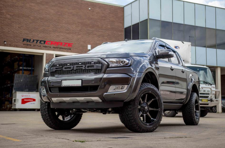 FORD RANGER COUPLER BLACK MACHINED WITH DARK TINT 8