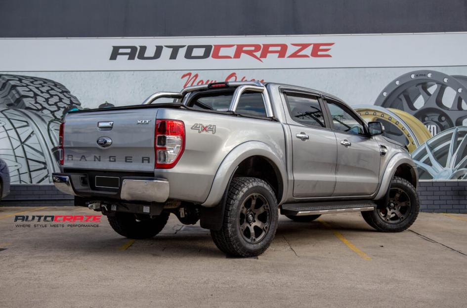 FORD RANGER BEAST BLACK MACHINED WITH DARK TINT