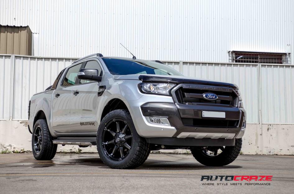 FORD RANGER COUPLER BLACK MACHINED WITH DARK TINT