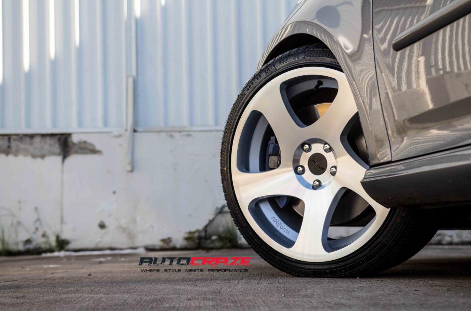 VOLKSWAGEN-GOLF-TMB-SILVER-MACHINED-FACE-2