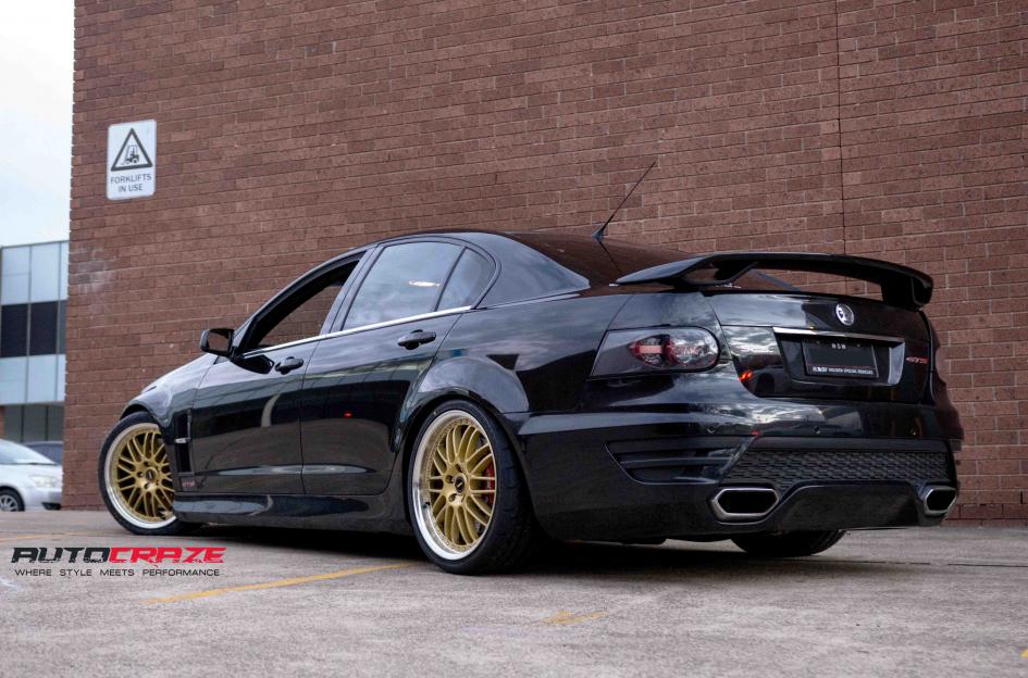 HOLDEN-COMMODORE-OM-GOLD-POLISH-LIP