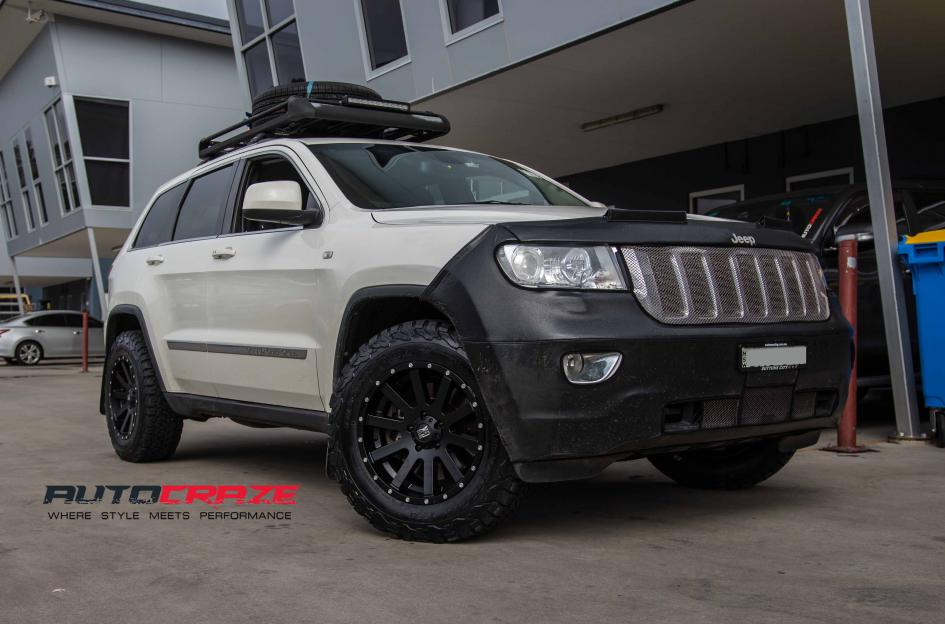 JEEP-GRAND-CHEROKEE-HEIST-SATIN-BLACK