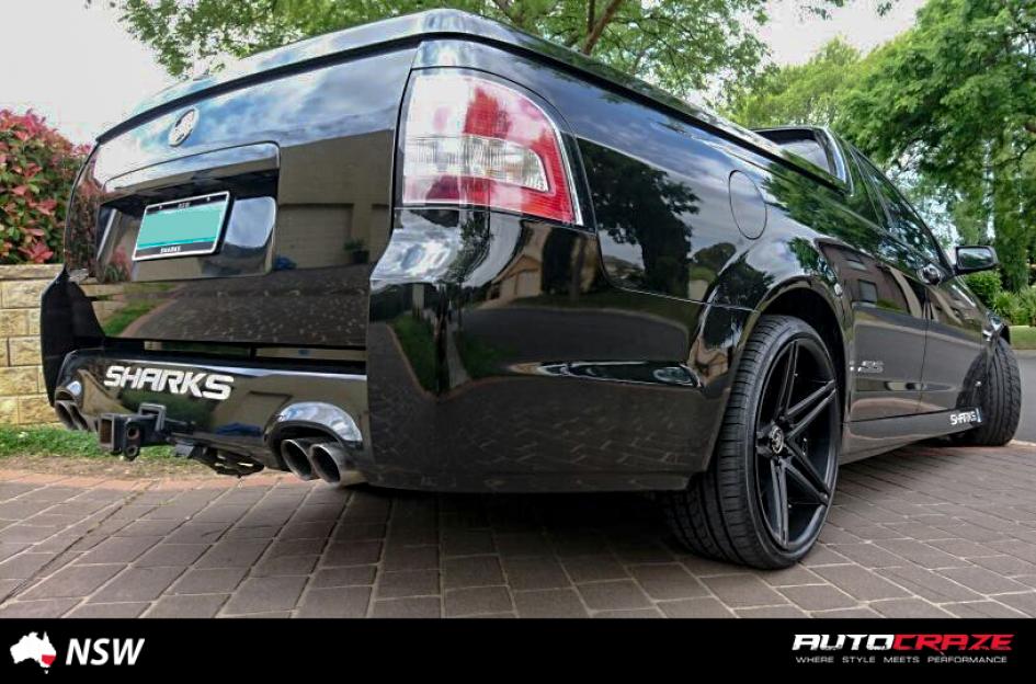 HOLDEN-COMMODORE-DICTATOR-MATTE-BLACK-2