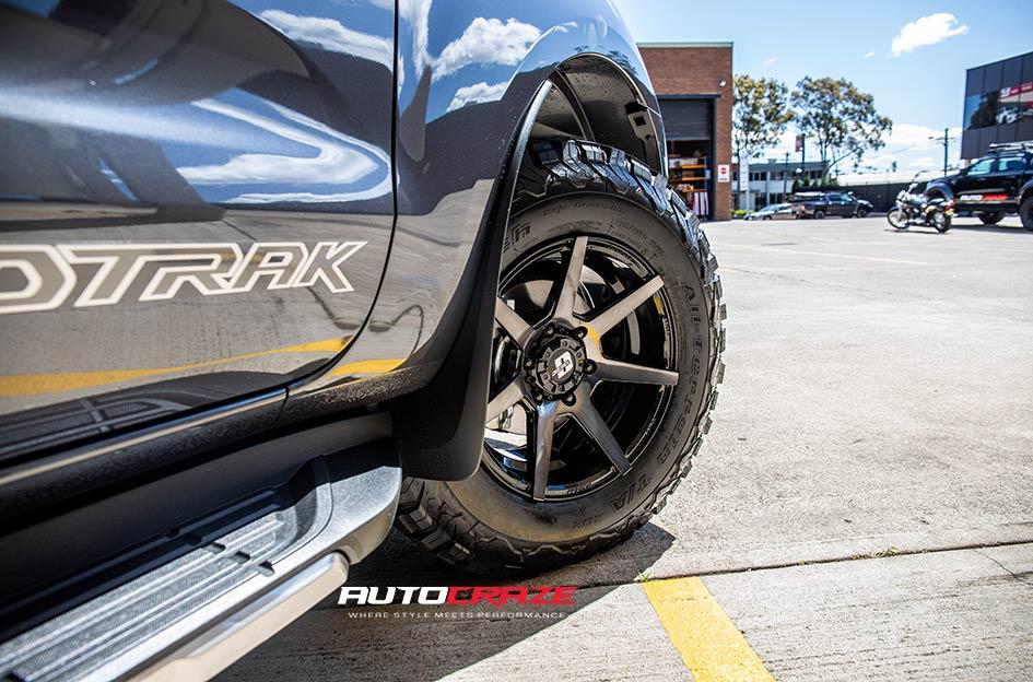 FORD RANGER AVALANCHE MATTE BLACK GREY FACE