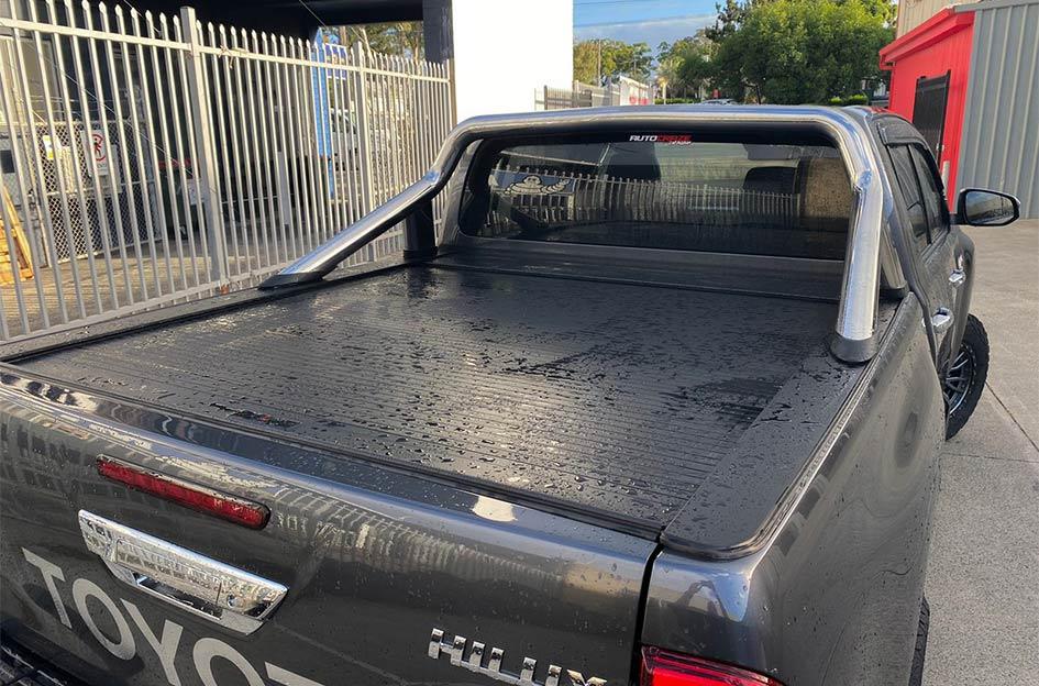 TOYOTA HILUX 4WD REBEL ANTHRACITE CENTER W BLACK LIP
