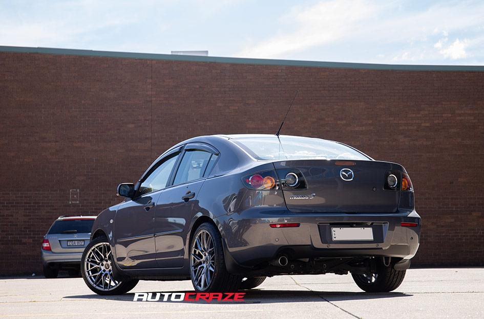 MAZDA-3-HOCKENHEIM-HYPER-BLACK