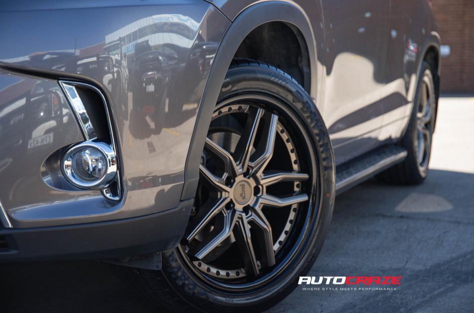 TOYOTA-KLUGER-METHOS-BRONZE-W--GLOSS-BLACK-LIP