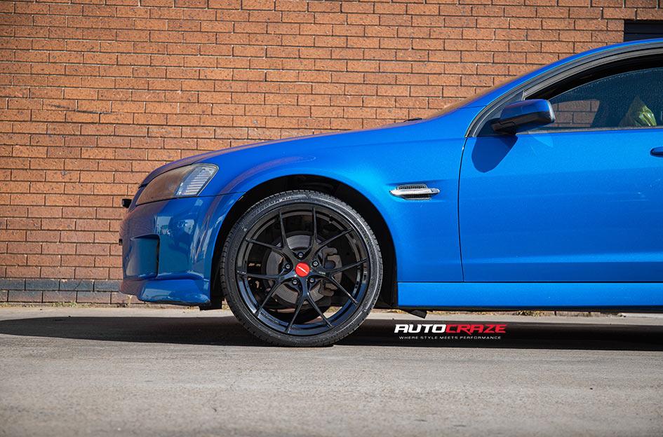 HOLDEN-COMMODORE-ZR3-GLOSS-BLACK