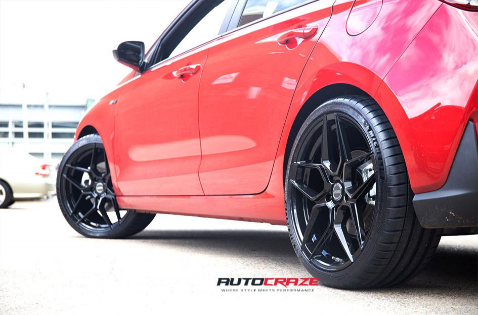 HYUNDAI I30 SSW LEMANS GLOSS BLACK