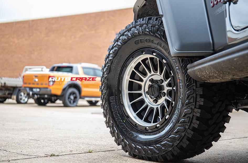 JEEP WRANGLER IMPACT KM542 SATIN BLACK MACHINED FACE