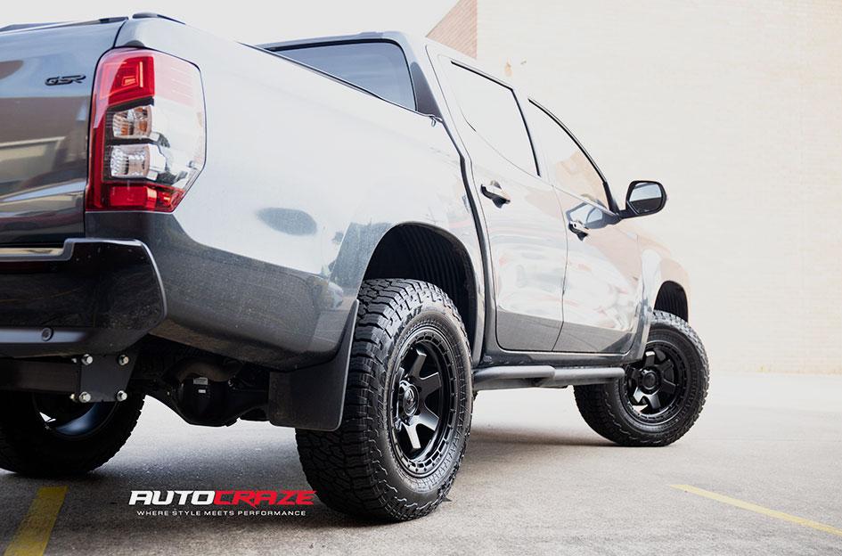 MITSUBISHI TRITON BLOCK SATIN BLACK