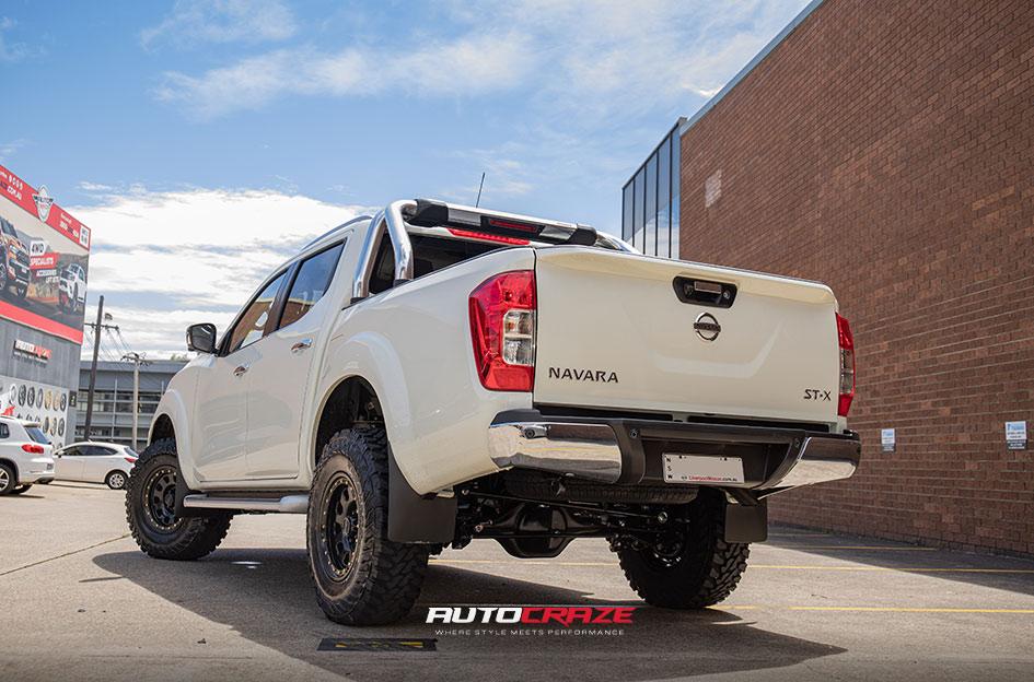 NISSAN NAVARA D LOCKER BLACK