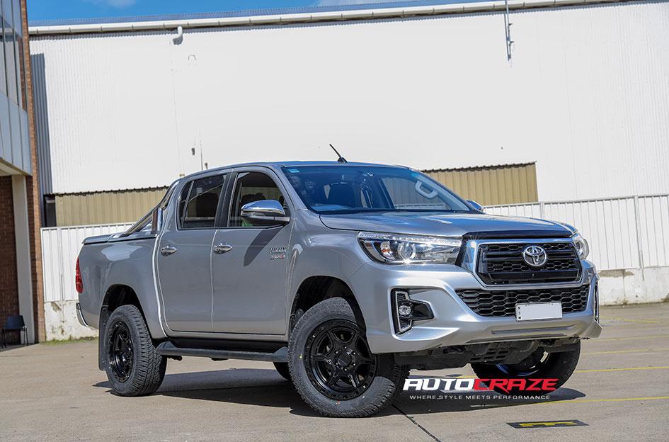 TOYOTA HILUX 4WD PORTAL SATIN BLACK