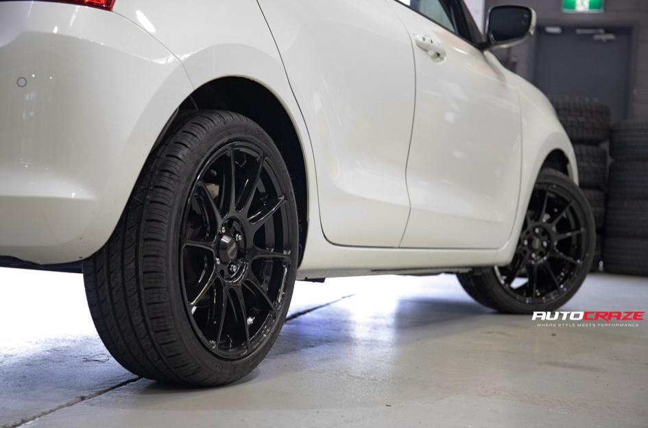 SUZUKI SWIFT ROTATE MATTE BLACK 