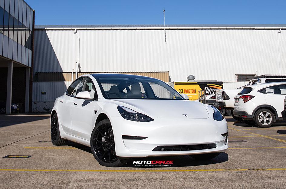 TESLA MODEL 3 VENOM GLOSS BLACK
