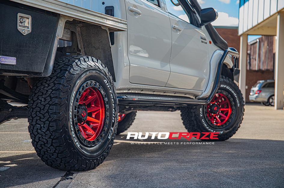 TOYOTA HILUX N70 4WD COVERT CANDY RED BLACK LIP
