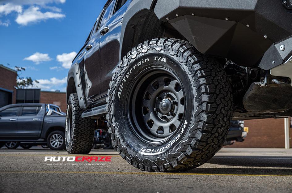 TOYOTA HILUX N80 4WD D HOLE BLACK