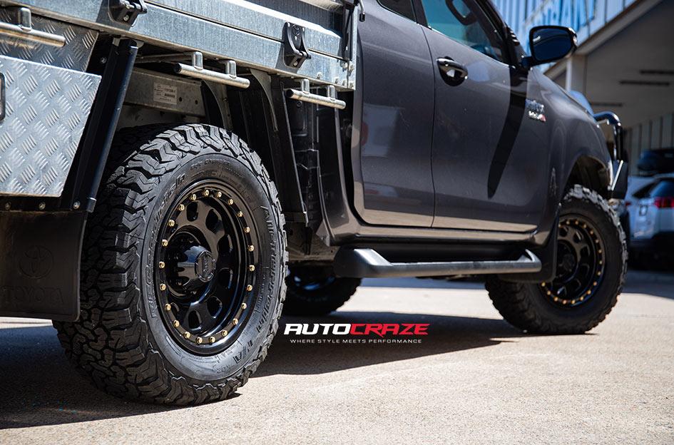 TOYOTA HILUX N80 4WD D LOCKER BLACK