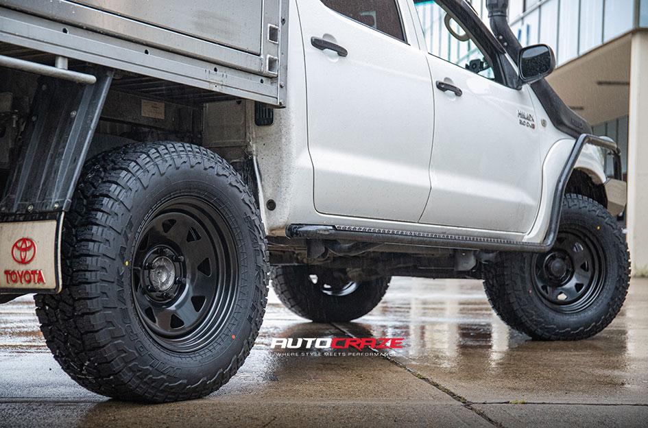 TOYOTA HILUX N70 4WD TERRA SATIN BLACK