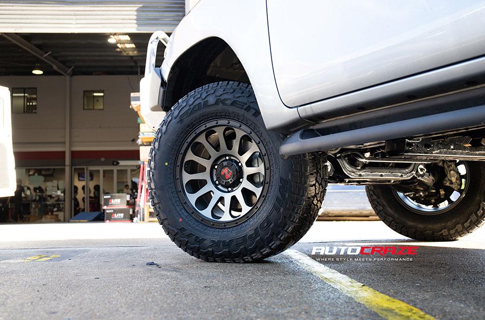 TOYOTA-HILUX-4WD-VICTIM-GUNMETAL-BLACK-RING