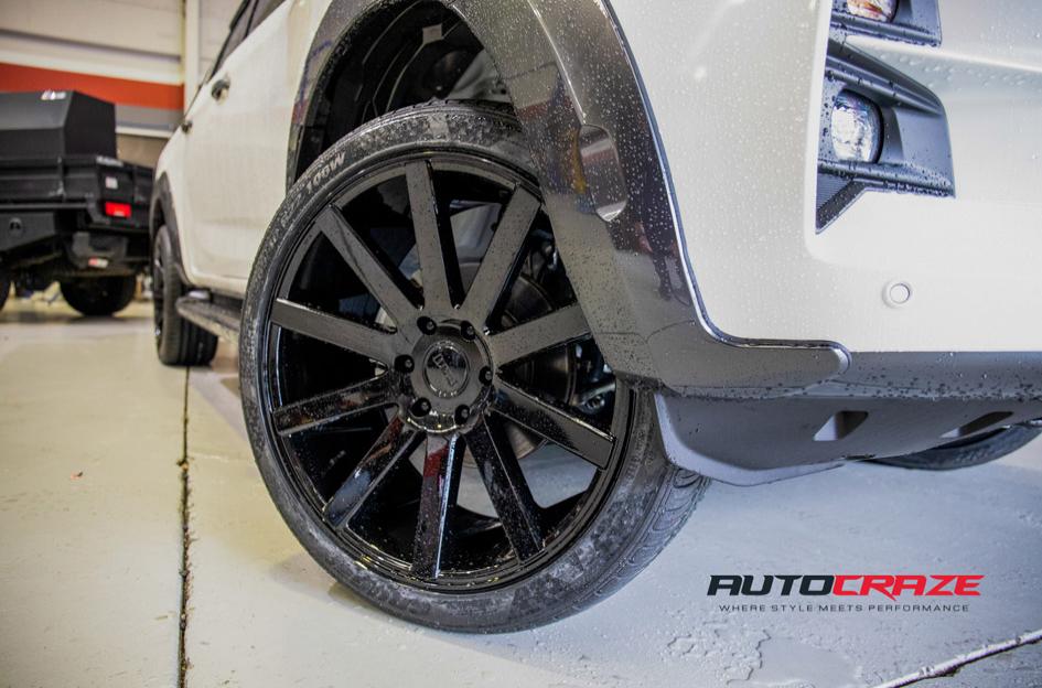 ISUZU DMAX SHOT CALLA GLOSS BLACK