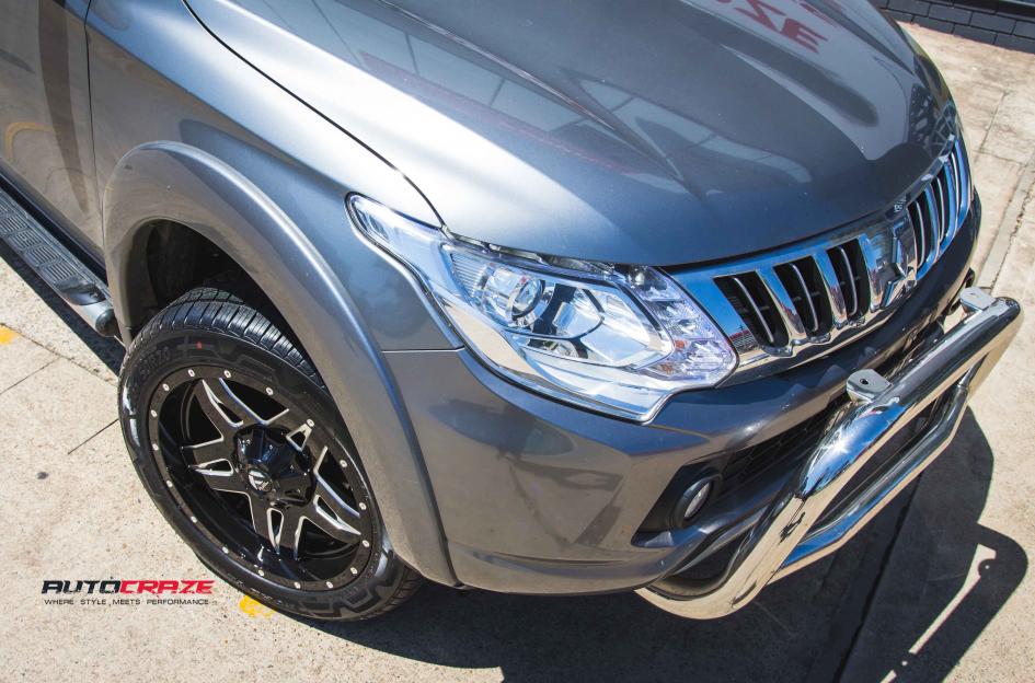 MITSUBISHI TRITON FULL BLOWN GLOSS BLACK MILLED ACCENTS