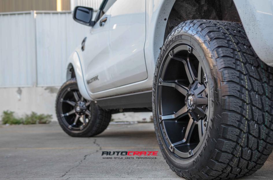 FORD RANGER COUPLER BLACK MACHINED WITH DARK TINT