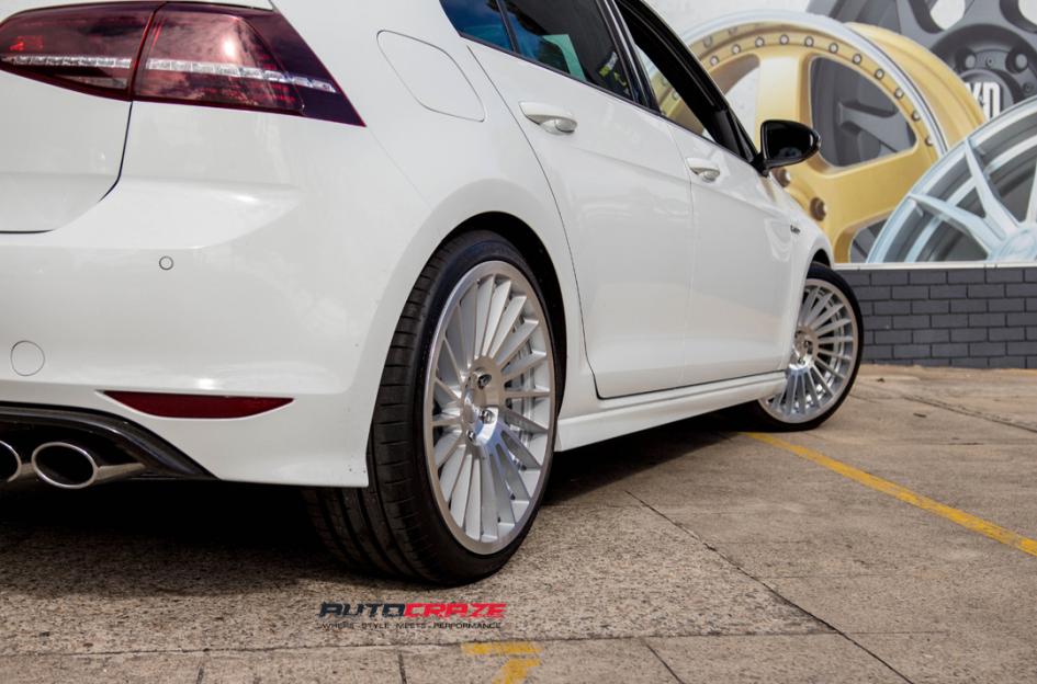 VOLKSWAGEN GOLF IND T SILVER MACHINED FACE 6
