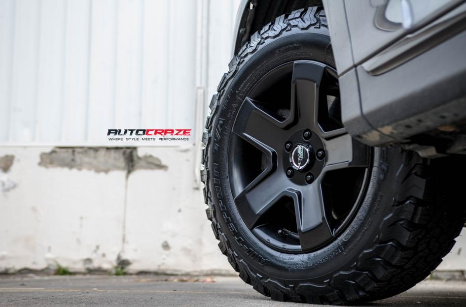 TOYOTA-KLUGER-EXILE-SATIN-BLACK