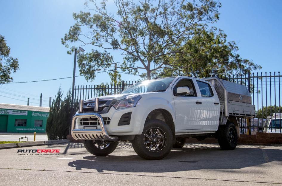 ISUZU DMAX MO970 SATIN BLACK MILLED ACCENTS